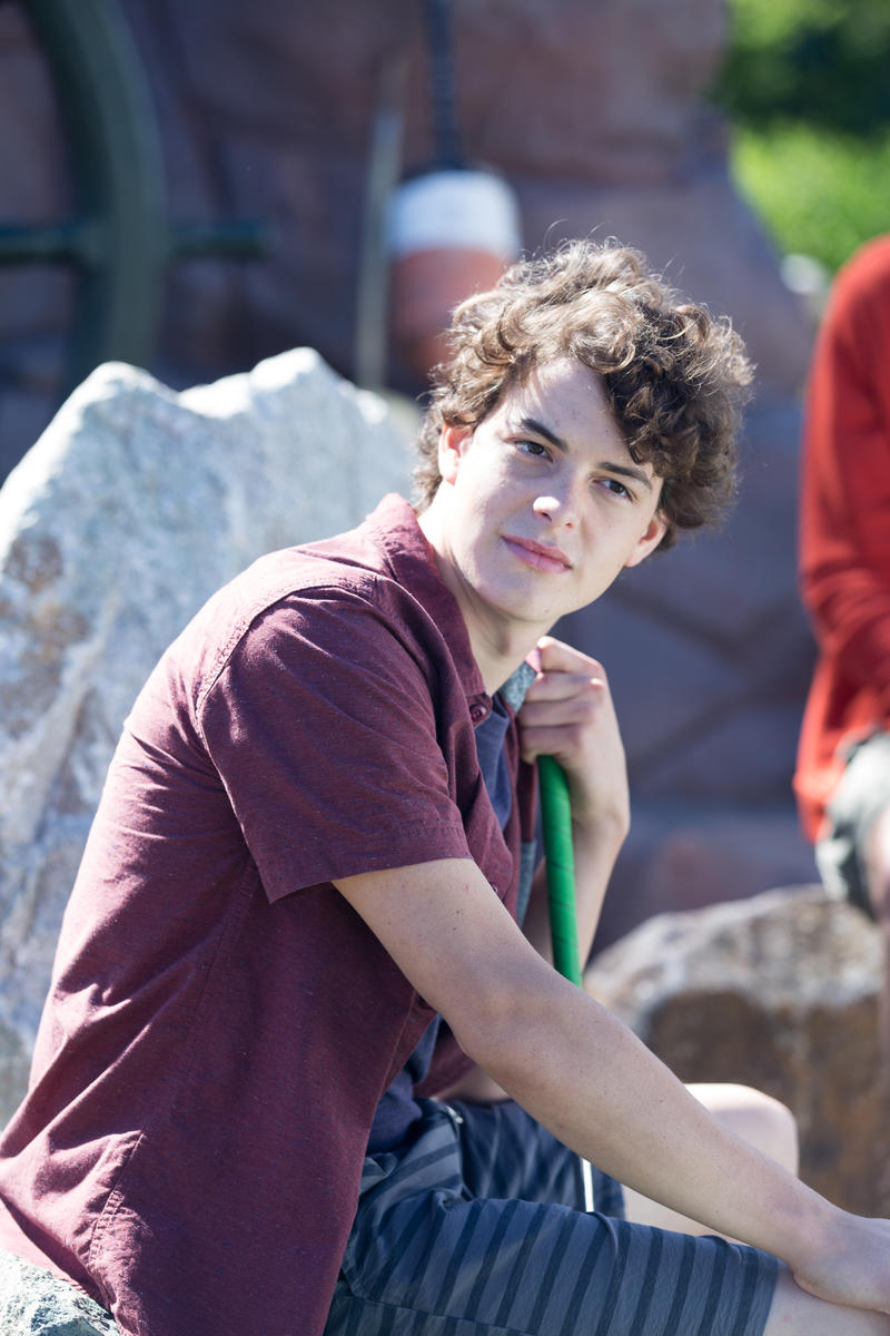 伊瑟尔·布罗萨德