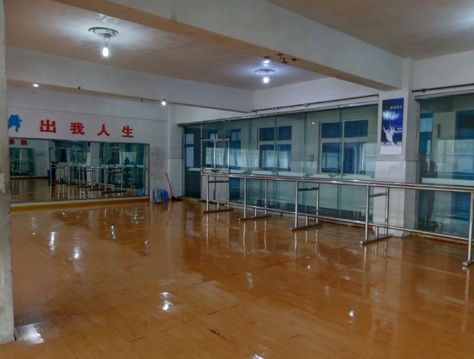  p>淮安市阳光国际学校是一所集高中,初中和小学为一体的高品位,高