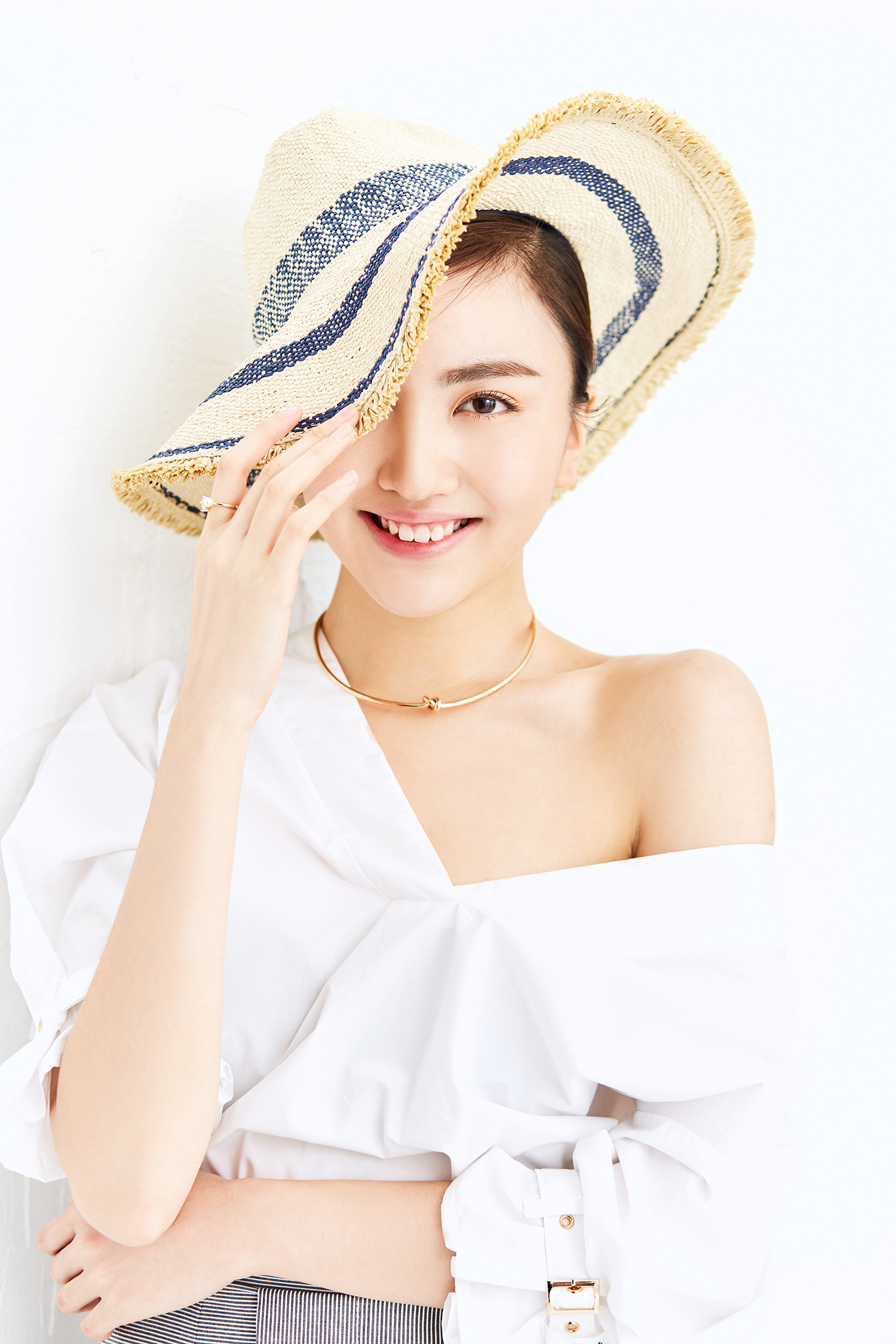  p data-id="gnbk9nra1z">陈美林,1997年8月12日出生于广东省 a