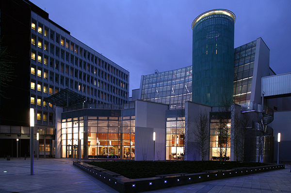 caledonian university,简称:gcu,又译格拉斯哥加利多尼亚大学)位于