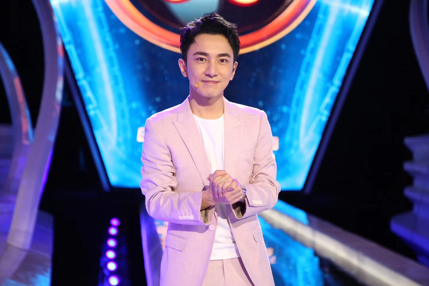  p data-id="go49aqo4uw">蔺清瑜,男,主持人,现担任江苏卫视《 a