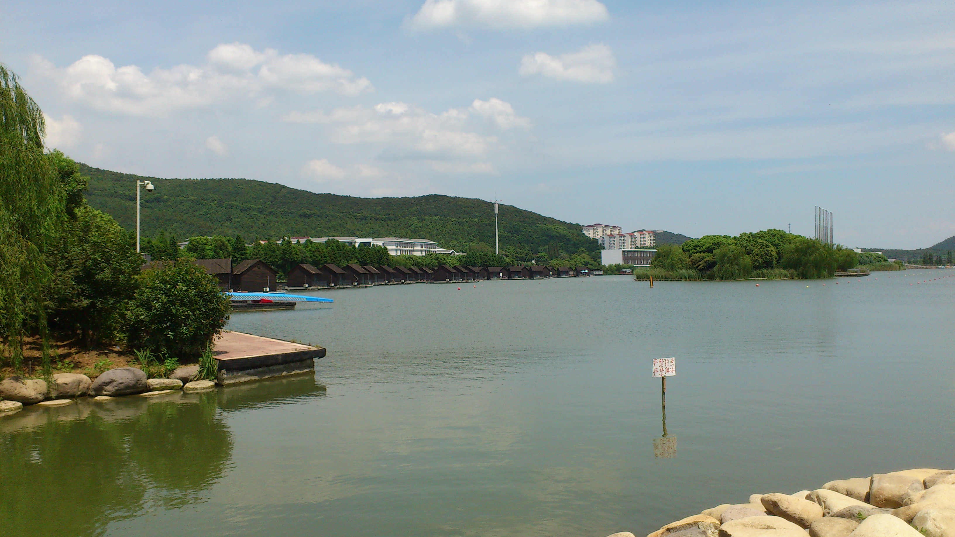 太湖湾旅游度假区位于江苏省 a target="_blank" href="/item/常州市"