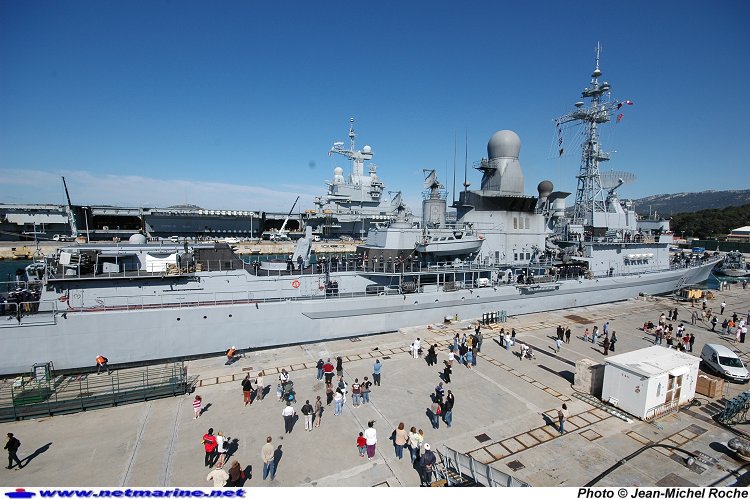 卡萨尔级驱逐舰