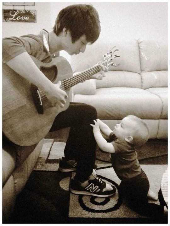  p>郑成河(1996年9月2日),原名郑晟河(2013年12月28日经纪人微博纠正)