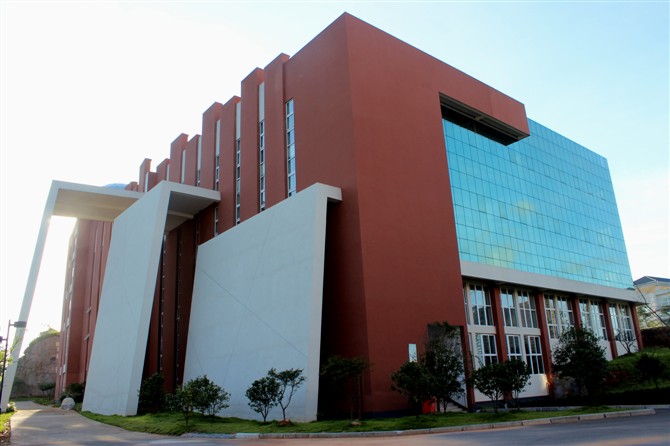  p data-id="gnwkvh9bjb">金华市第六中学,简称金华六中,创办于1974年