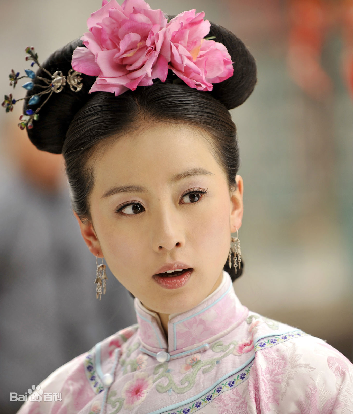  p>刘诗诗(原名刘诗施),1987年3月10日出生于北京市,中国内地影视女