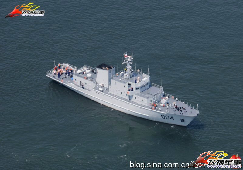  p>霍邱舰,舷号804,是中国自行研制的新型猎扫雷舰的首制舰.