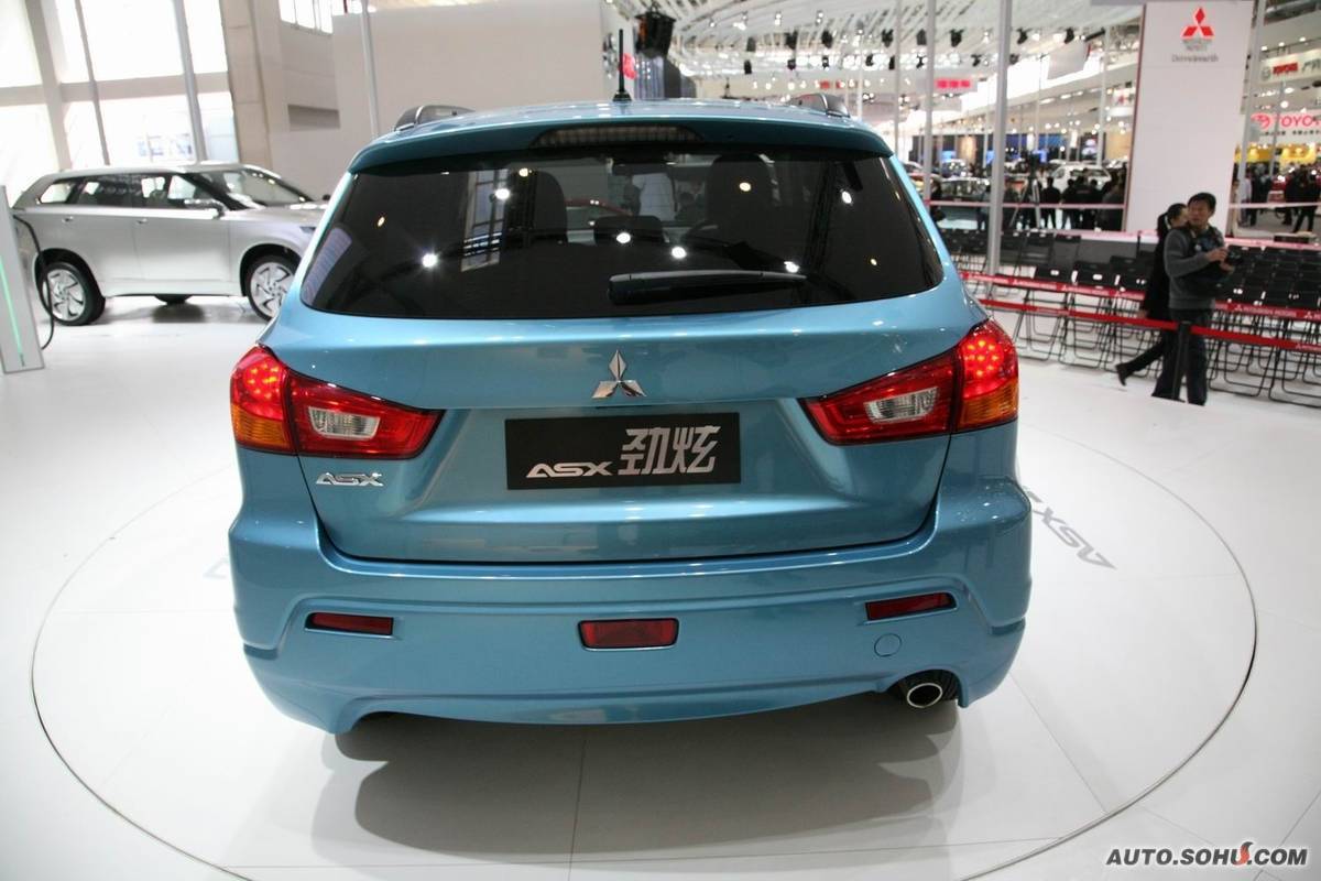 ">三菱汽车 /a>生产的一款 a>城市suv /a>(也可以看作是cross车型),其