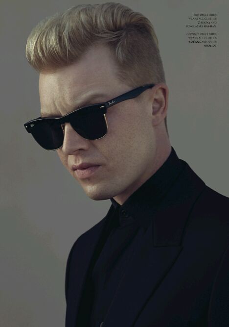  p>诺尔·费舍(noel fisher)1984年03月13日出生于加拿大,不列颠
