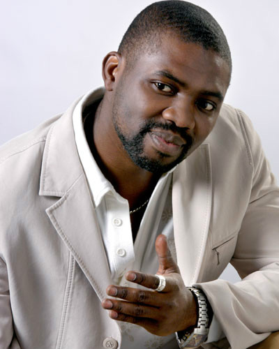  p>郝歌,原名伊曼纽尔·乌维苏,1981年出生于利比里亚,尼日利亚籍歌手