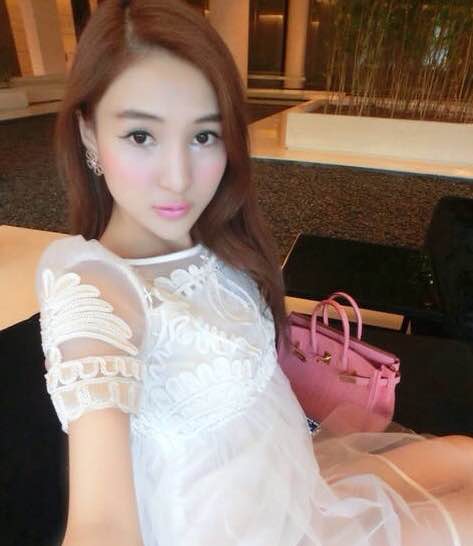  p data-id="gntm21i9sc">郭美美,本名郭美玲,小名洋洋,1991年6月15日