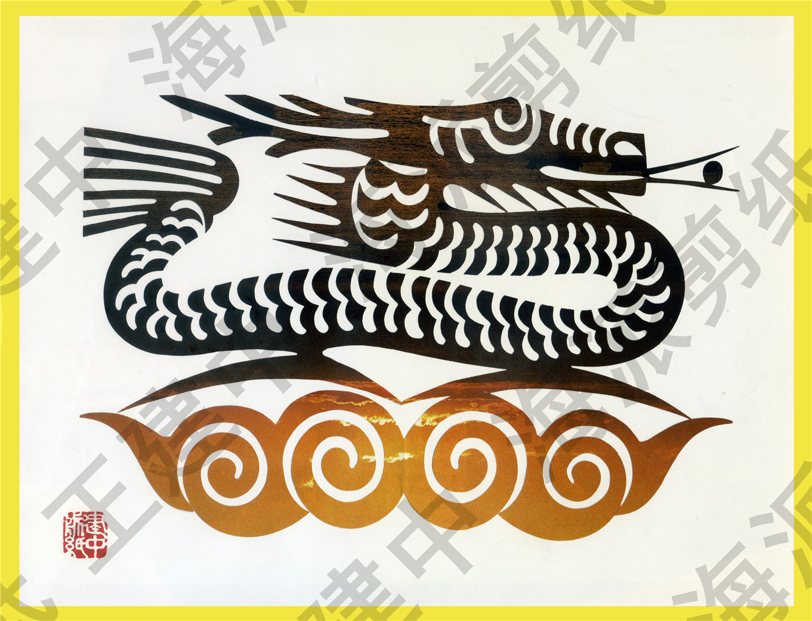 王建中,男,原籍江苏省通州市,1951年9月出生于上海,是海派剪纸艺术家