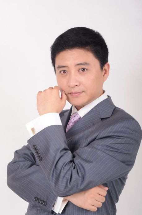 gnsp4d5q11">周炜,1975年4月14日出生于天津市,中国内地男演员,主持人