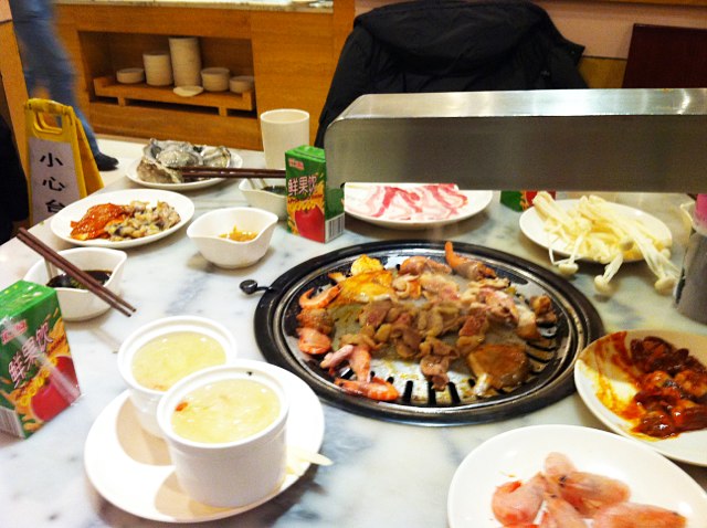  p data-id="gn5gzutsoc">金釜山烤肉(天兆家园店)是一家自助餐厅