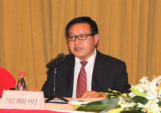 曾任湖北省国资委副主任,党委副书记,省长江产业投资有限公司董事长.