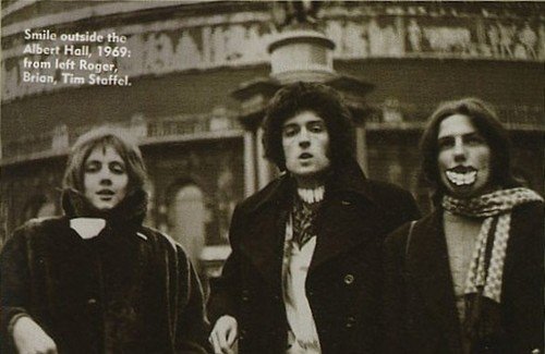  p>皇后乐队 i>(queen) /i>,英国摇滚乐队,1971年在英国伦敦成立,由 a