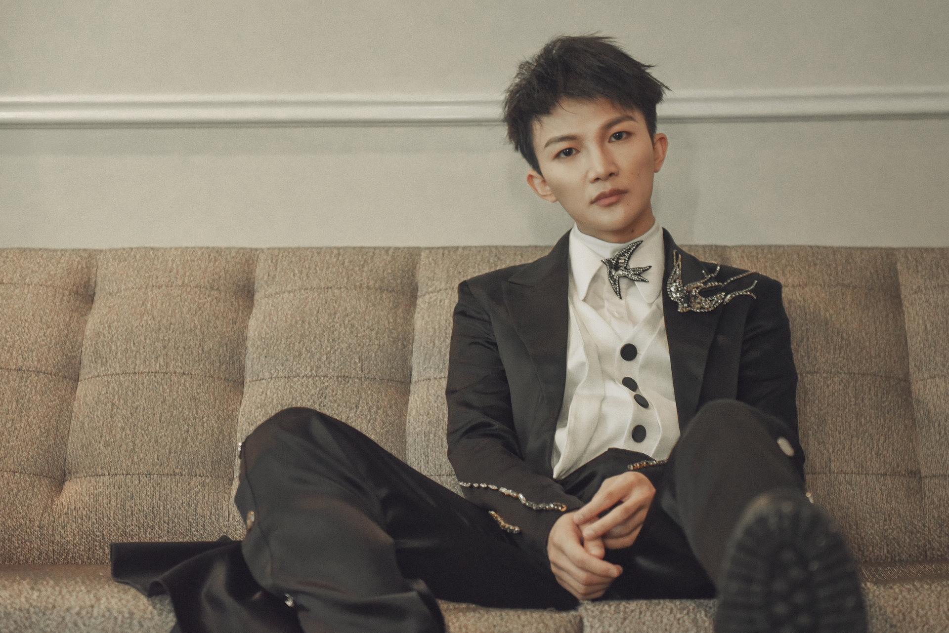 长于贵州贵阳,中国内地男歌手,2016年6月毕业于乌克兰 a target="