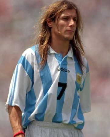  p>克劳迪奥·卡尼吉亚(claudio caniggia),1967年1月9日出生于阿根廷