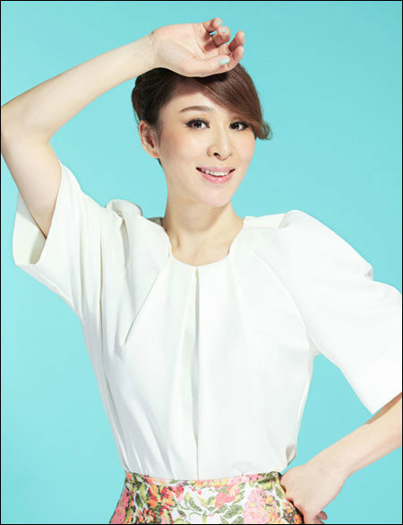  p>武莉( i>原名武小莉 /i>),中国内地影视女演员.