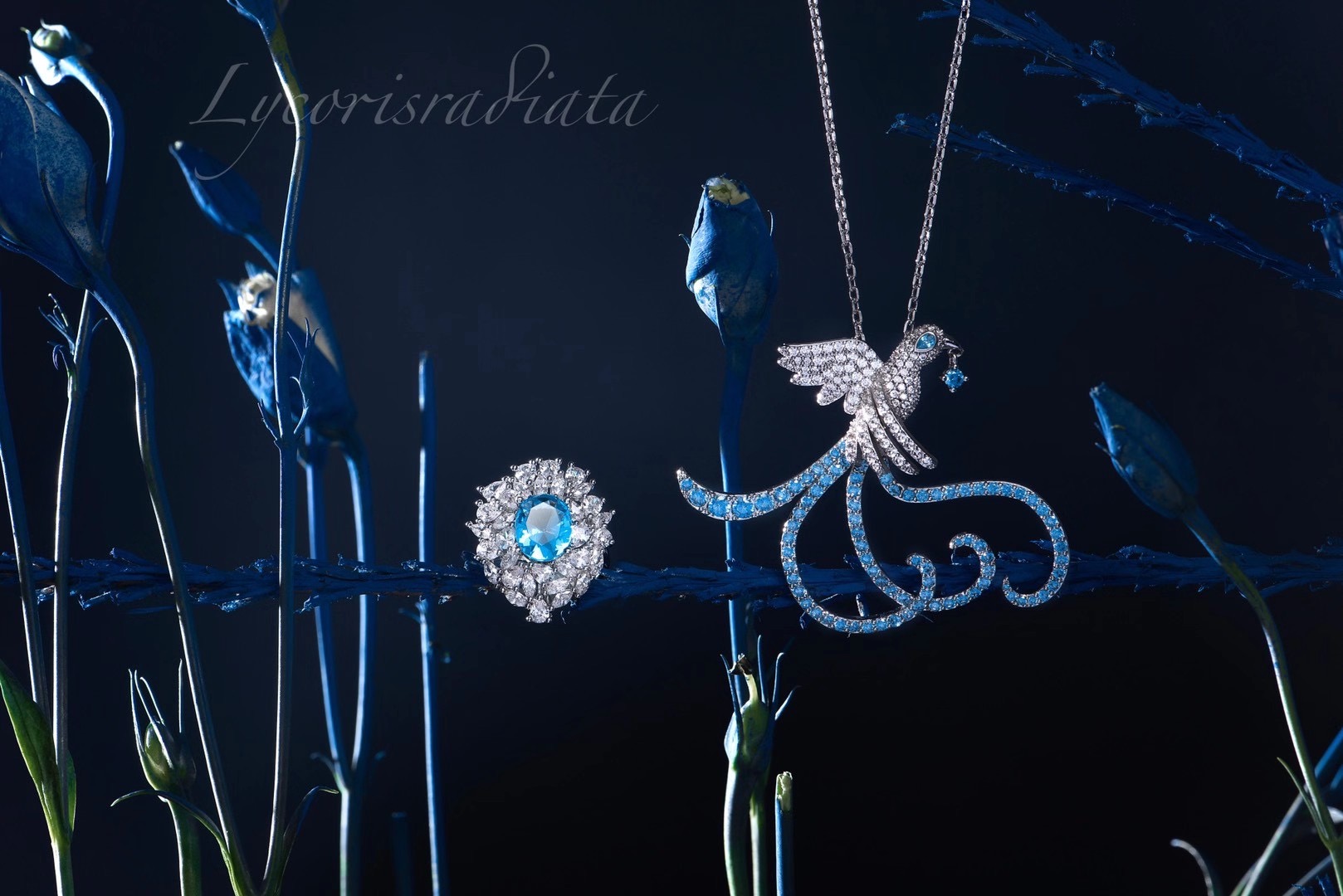 lycorisradiata(lr)彼岸花是源自于中国的中高端原创设计珠宝首饰品牌