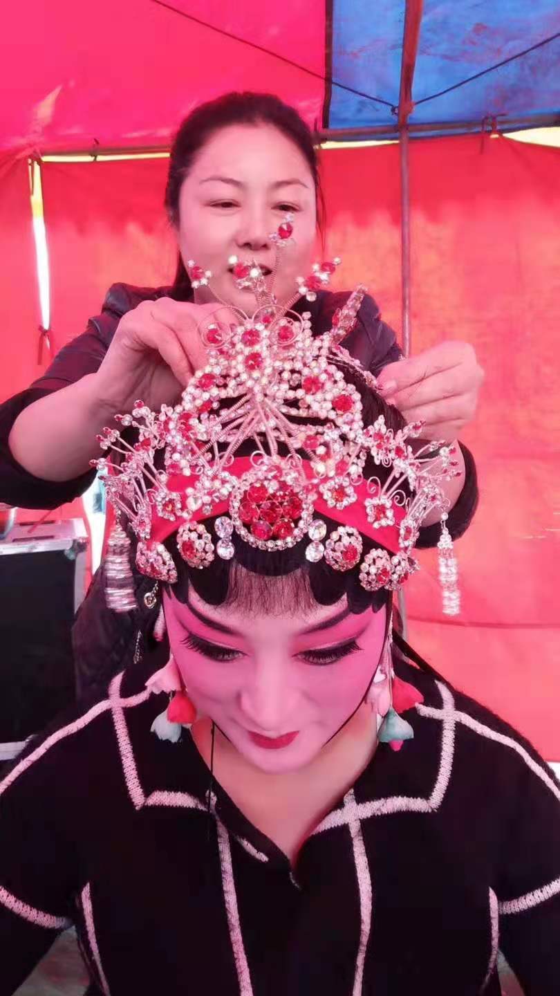 女,陕西眉县人,毕业于陕西省艺术职业学院,主工正小旦,小花旦,师从于