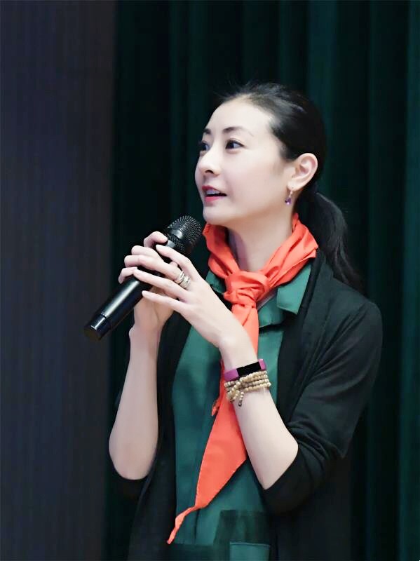 8uv3tll">谭元元,1977年2月14日出生于上海市,美籍华裔芭蕾舞女舞者