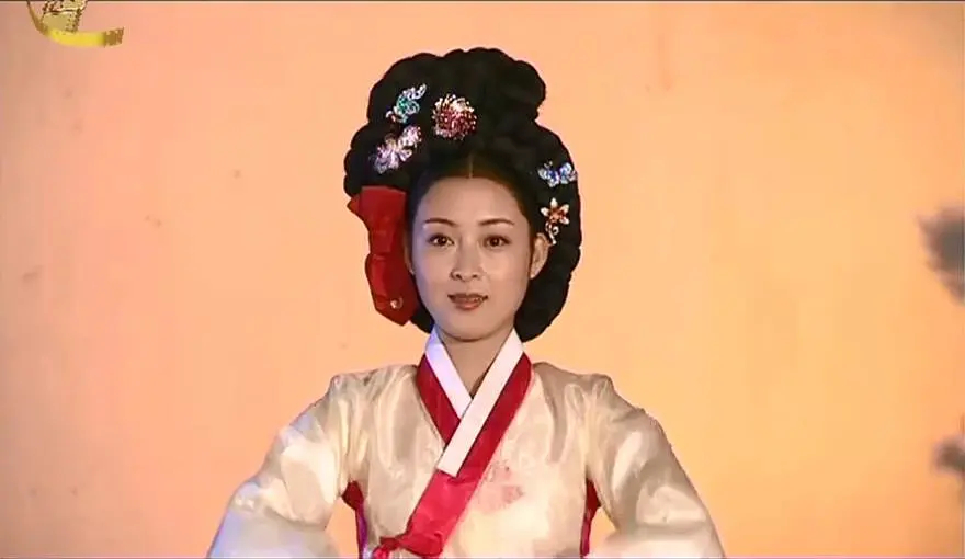 是朝鲜2011年播出的一部讲述桂月香坎坷人生和爱国情怀的古装电视剧