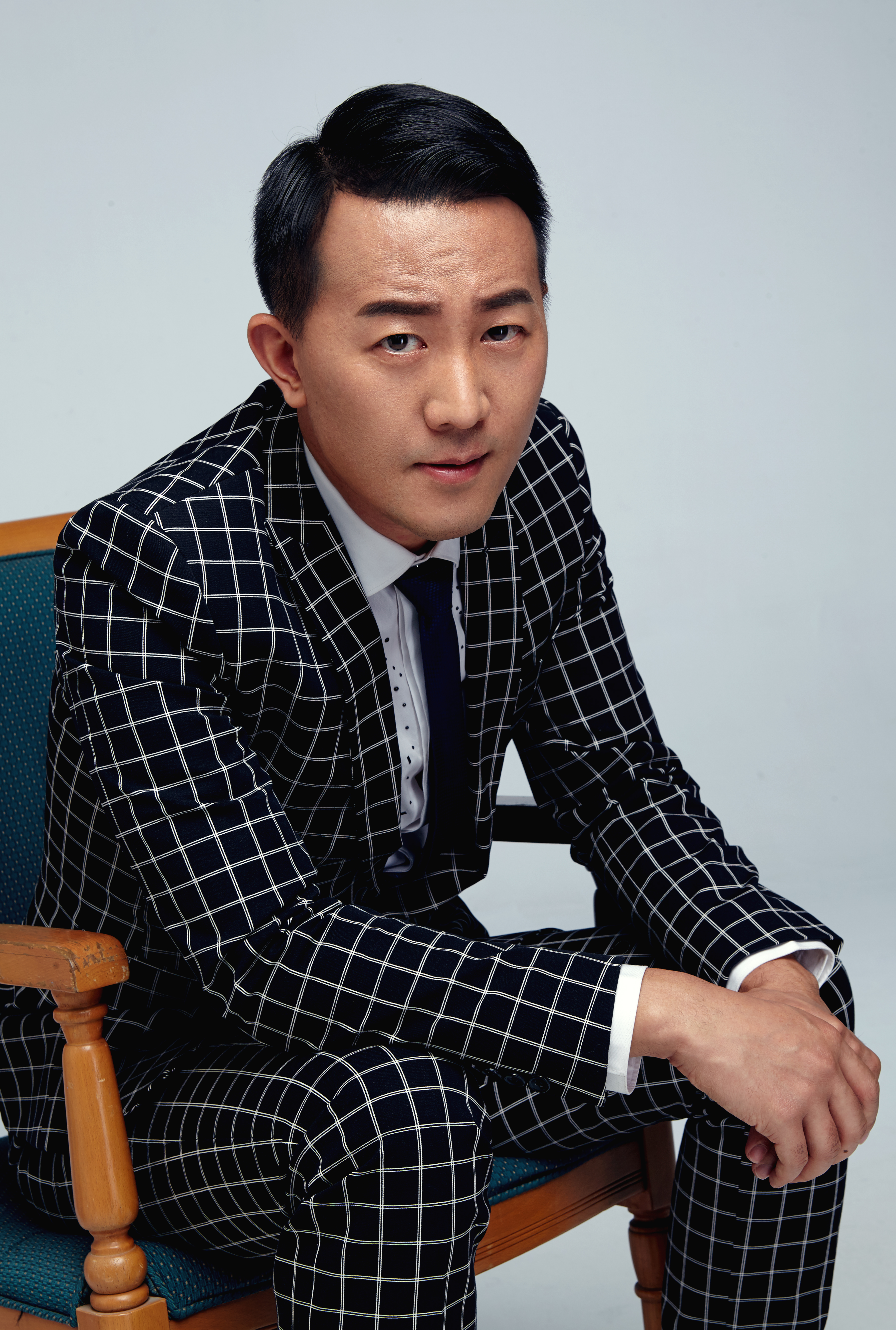  p data-id="gnwz6qisgs">王磊,空政电视艺术中心演员.