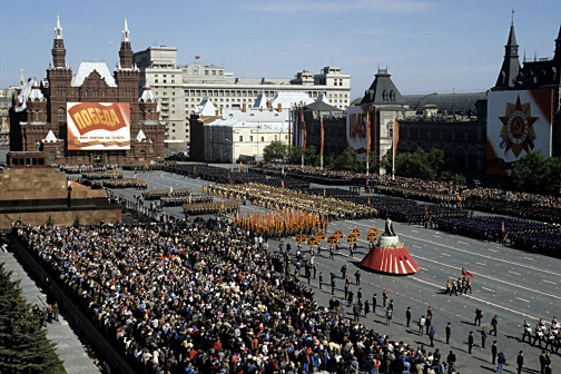  A military parade marking the 45th anniversary of the victory of the Patriotic War on May 9, 1990