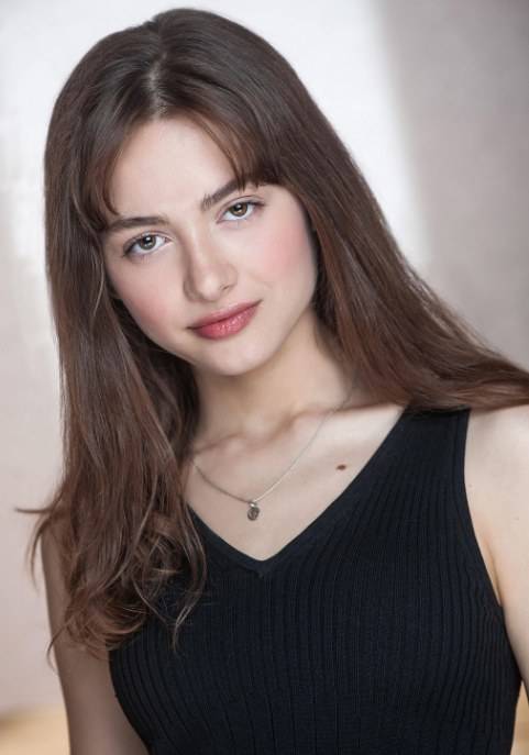 Chloe Avakian_百度百科
