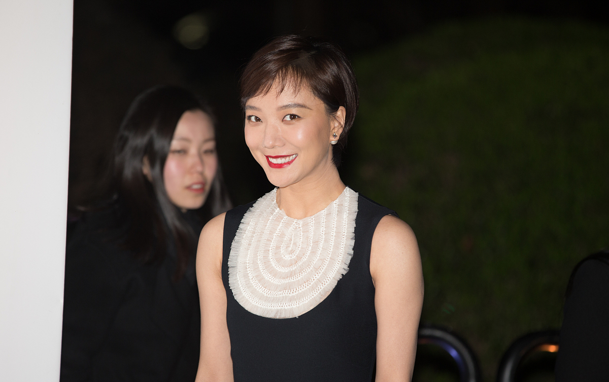 跳出戏外的王璐丹，是一个成熟的女人_百科TA说