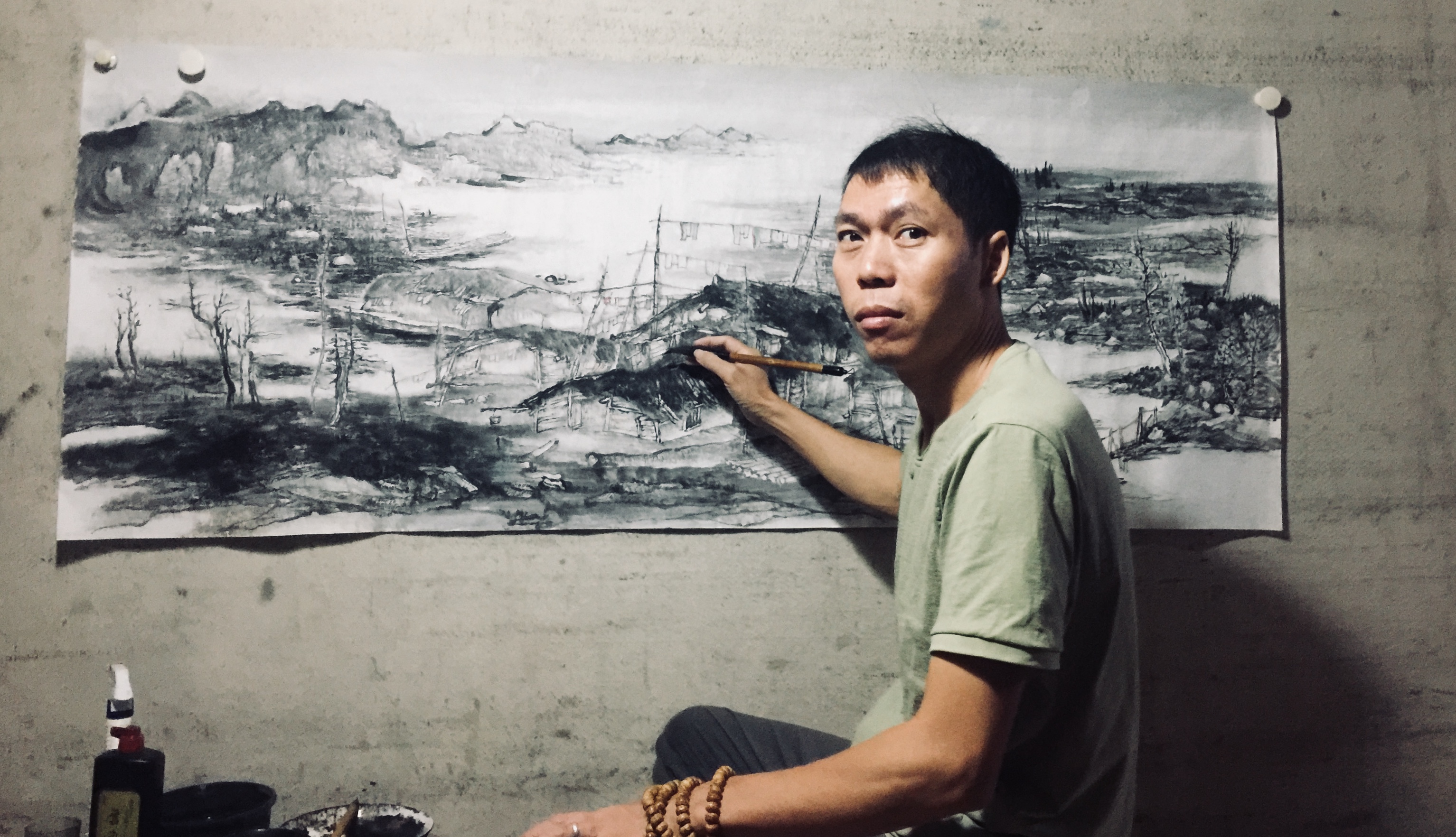 男,中国籍,汉族,书画家,中央美术学院李铁生工作室研究生,广西壮族