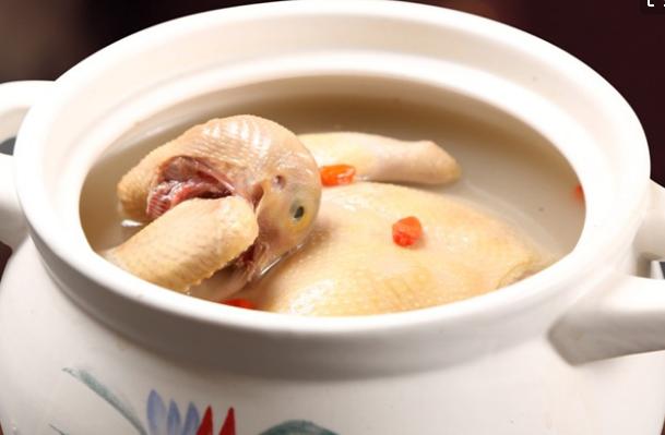  p>孕妇鸽子汤是一款补品汤类,制作原料主要有鸽子,山药,黑木耳等.