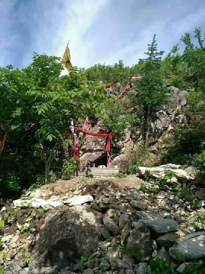 云霞洞,古称青华观,老古洞,老道观