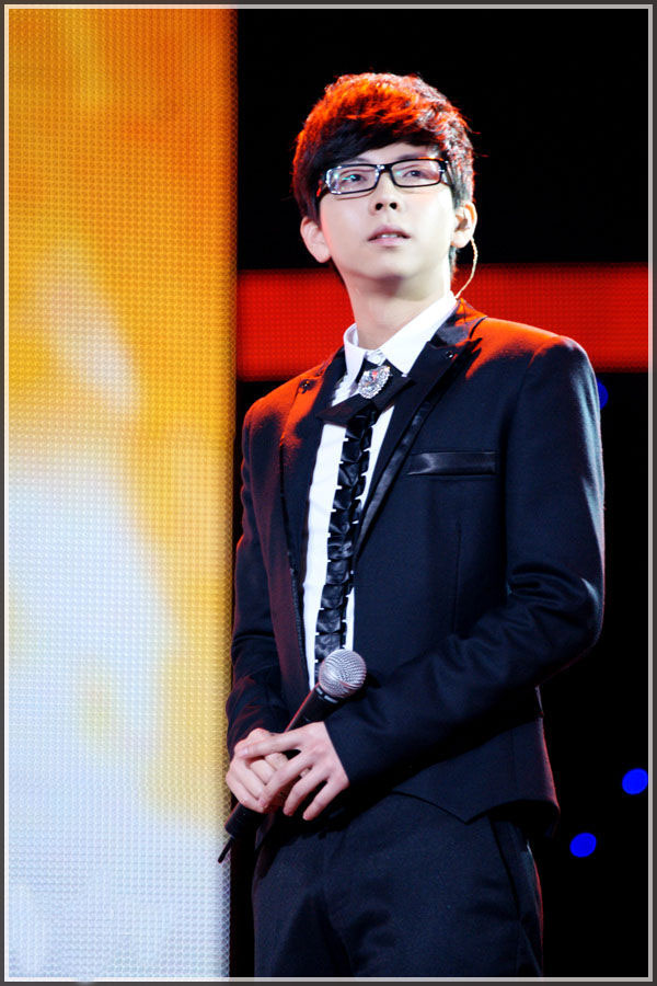 1990年3月1日出生于广西壮族自治区南宁市西乡塘区,中国内地男歌手