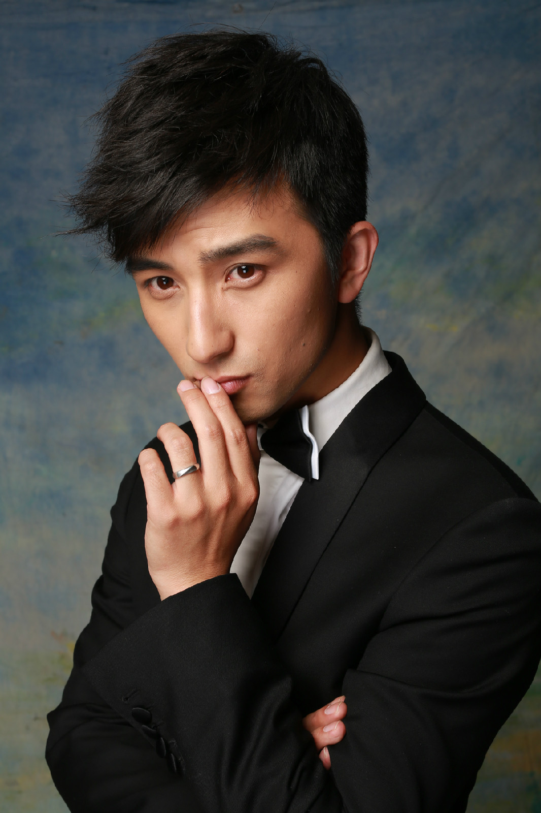 ">武雨泽,1988年1月11日出生于安徽省芜湖市,中国内地影视男演员,导演