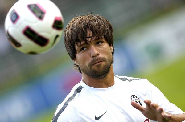 diego ribas da cunha),1985年2月28日出生于巴西的圣保罗州里贝朗