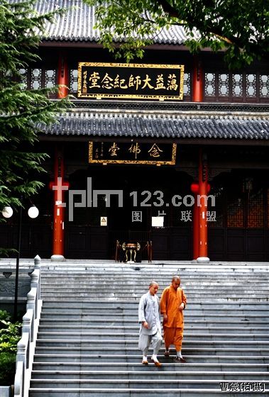  p data-id="gnwnxv524m">灵峰寺,又名灵峰院,是浙江省湖州市安吉灵峰