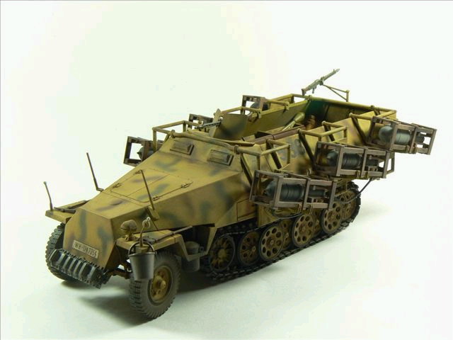  p>"步行斯图卡(stuka zu fuss)"是二战德军装备的一种自行火箭炮.