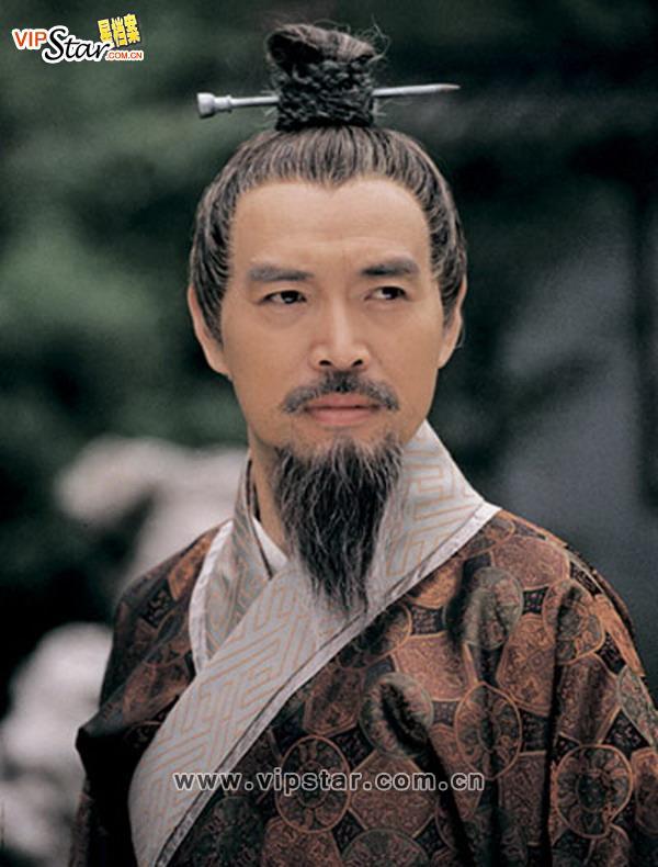 >《乌龙闯情关》是由广东巨星影业,海南菲尔姆影业联合摄制的古装喜剧