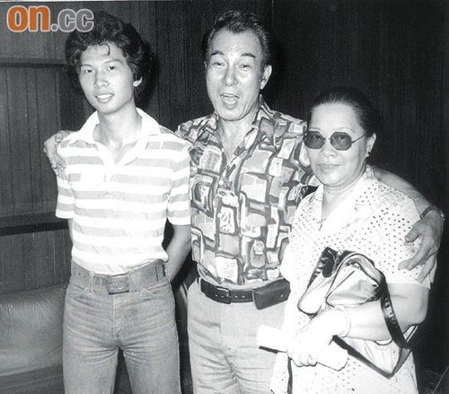  p>石坚 i>(shih kien,1913年1月1日—2009年6月3日) /i>,原名石荣璋