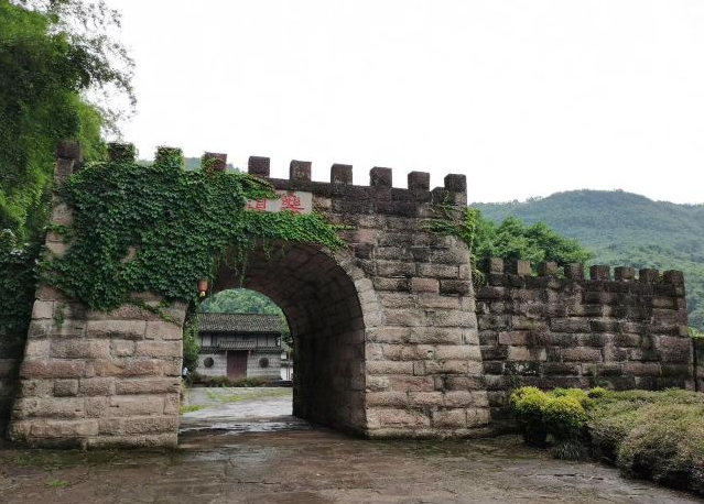 id="tfkhcwv2ln8o">观音乐道古村(原名兴隆场,落道子,别名:乐道古 ))