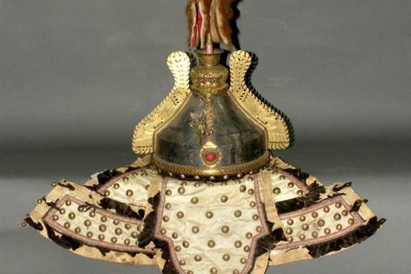  p>清守备吴杰的铜盔是清代时期的一件文物,现收藏于浙江省博物馆.