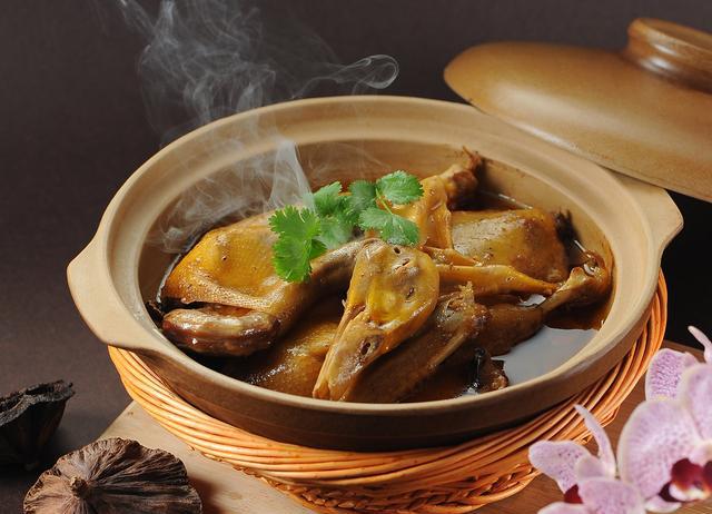  p>神仙鸭,传统名菜之一.属于孔府菜中历史悠久的大件菜.