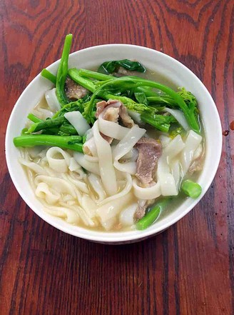 菜心瘦肉汤河粉