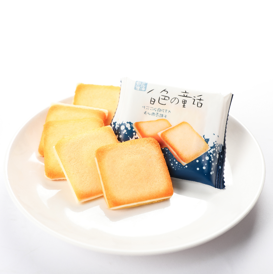 白色童话白巧克力夹心曲奇饼干