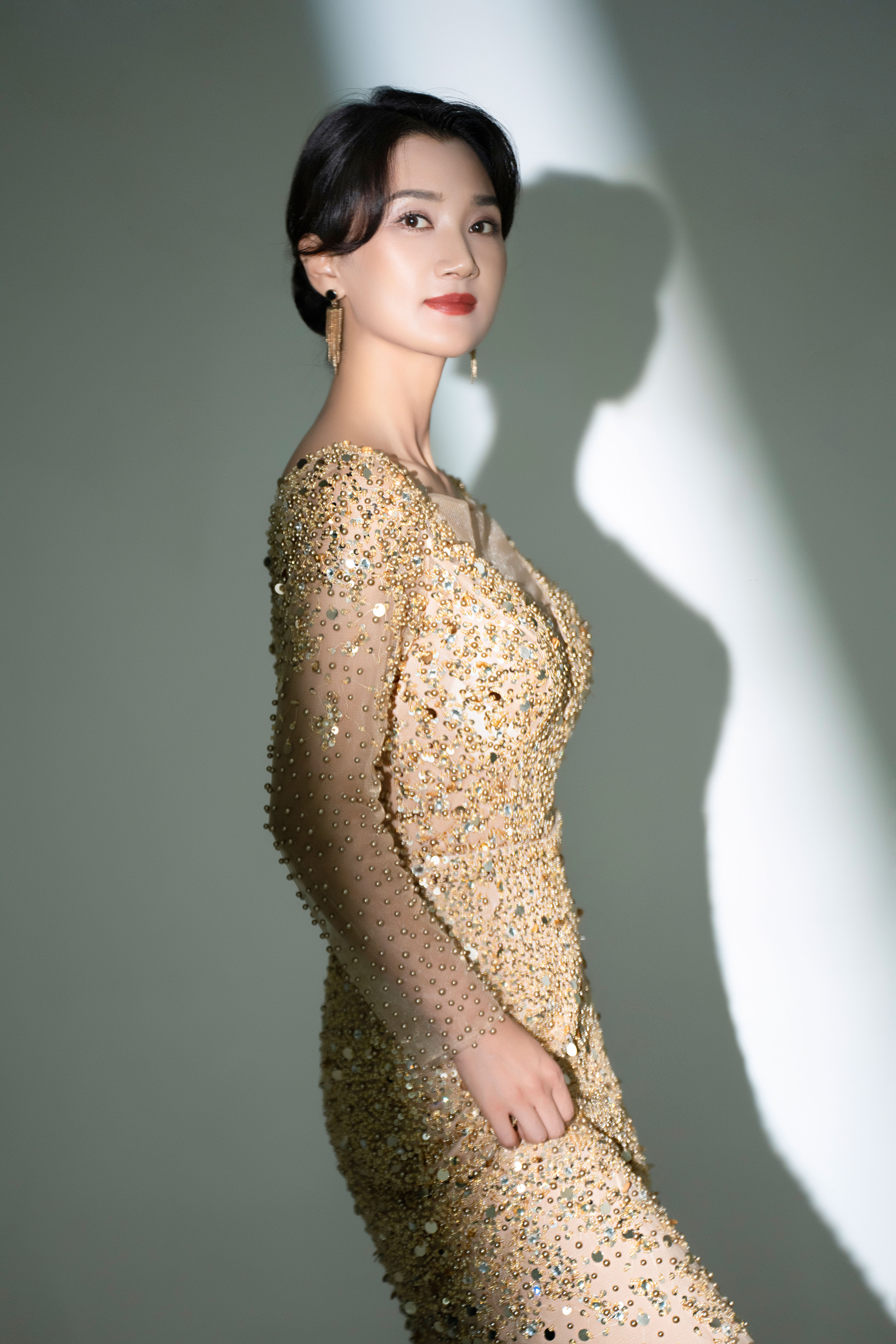  p data-id="go05hu5jmo">文君,原名张文君,大连人,毕业于吉林艺术