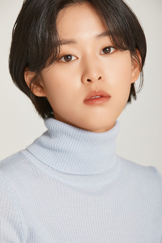 0imui">李妍(      ,lee yeon),1995年2月27日出生于韩国,韩国女演员