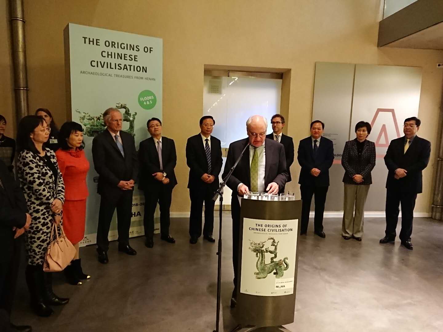 简称"中国驻卢森堡大使馆",是中国在卢森堡大公国设立的外交机构,使馆