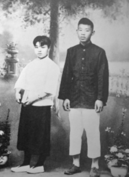 1923年，陈毅安与李志强在长沙求学时合影